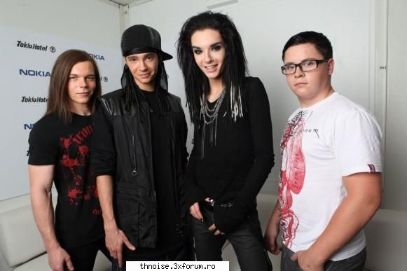 posa 1 poze[;x]